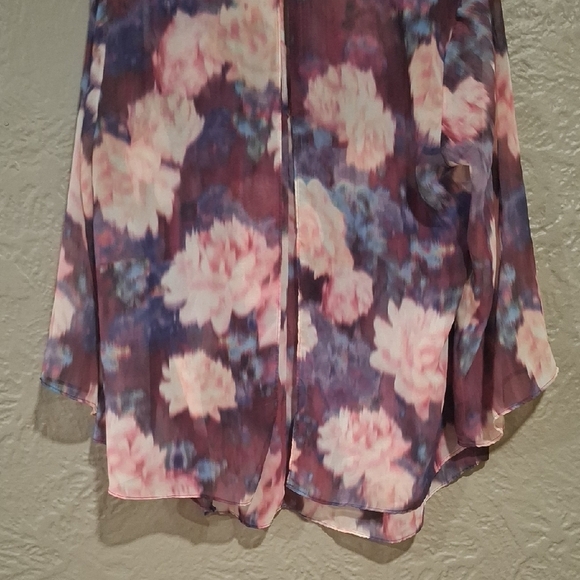 Jennifer Lopez Pink and Purple Asymmetrical Bell Sleeve Blouse - Picture 8 of 8